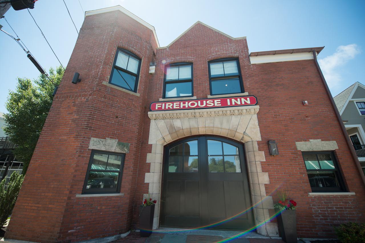 The Firehouse Villa Newport Exterior photo
